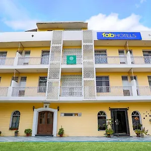 3* Hotel Fabhotel Aravali